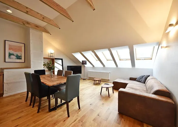 Domillion Pylimo Penthouse Duplex 15ppl P36d 公寓